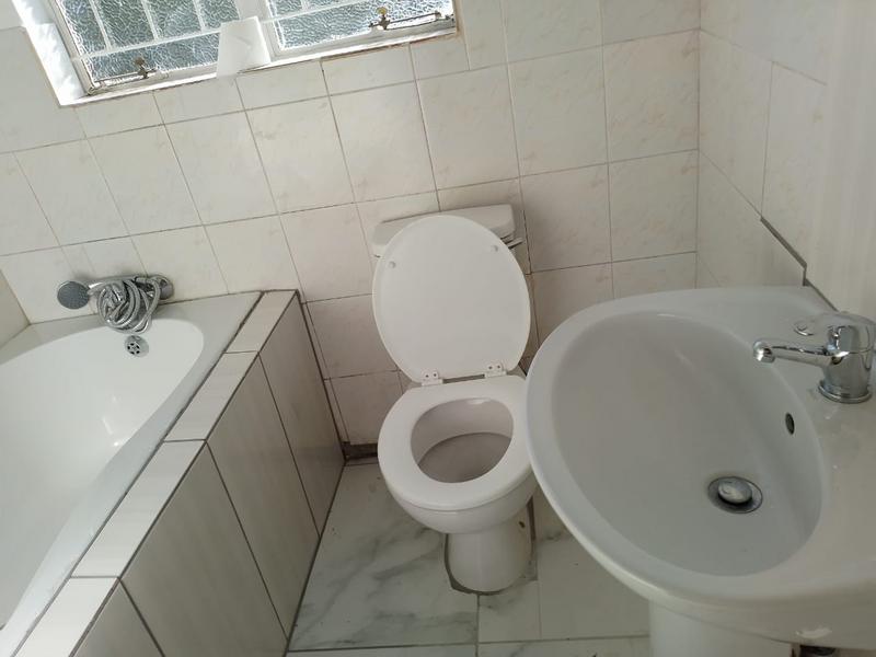 2 Bedroom Property for Sale in Lourierpark Free State